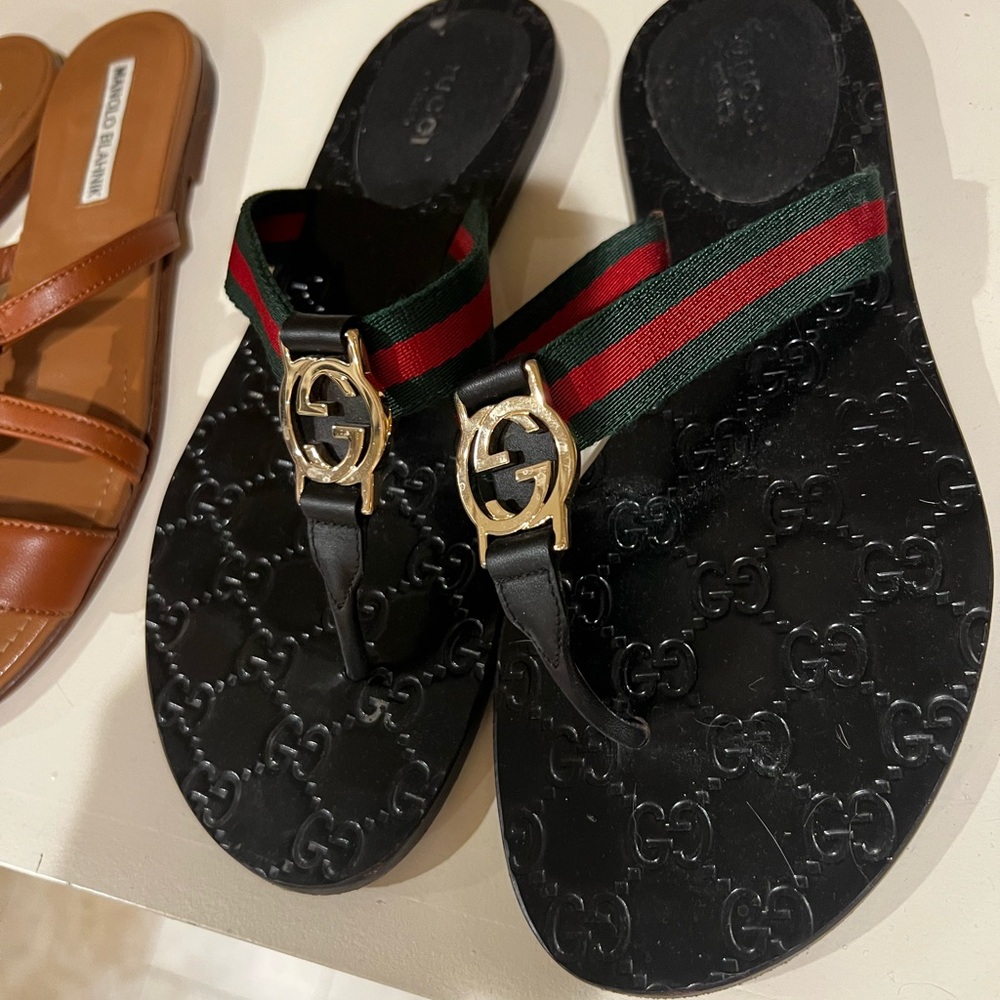 Gucci Black Flip-Flops with Red and Green Straps